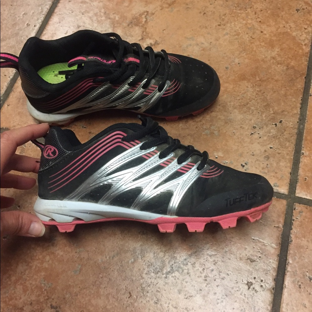 Girls size 12 softball cleats, great condition